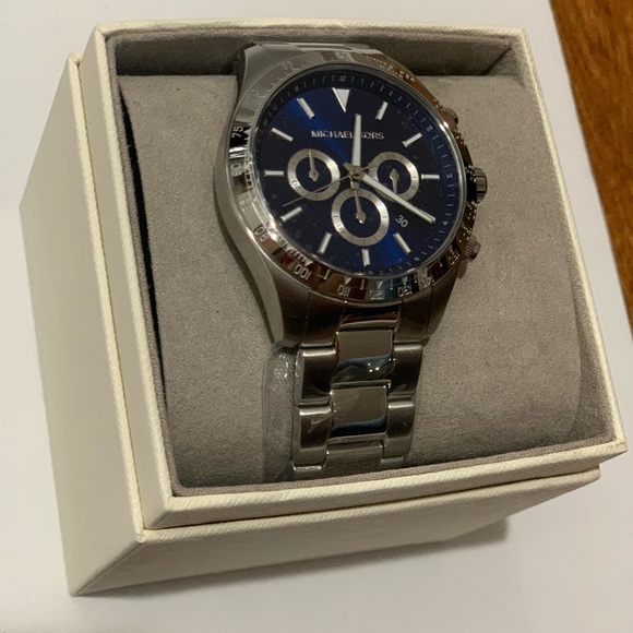 Michael Kors Watch Men’s - Picture 3 of 4